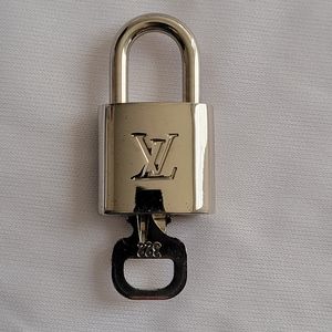 Louis vuitton lock and key #322 silver